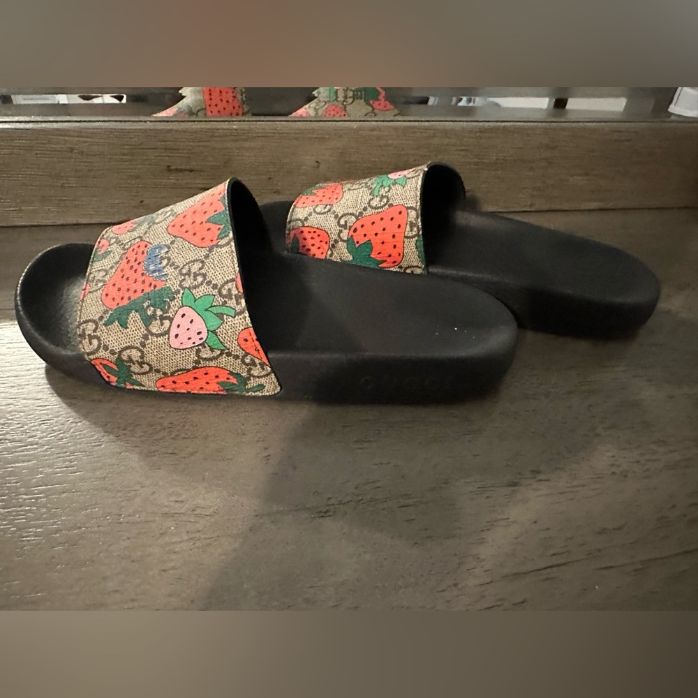 Gucci woman’s slides